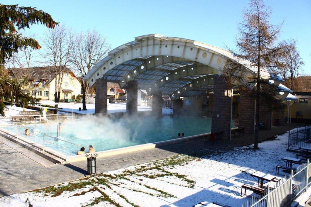 Strand Hotel Богач Экстерьер фото